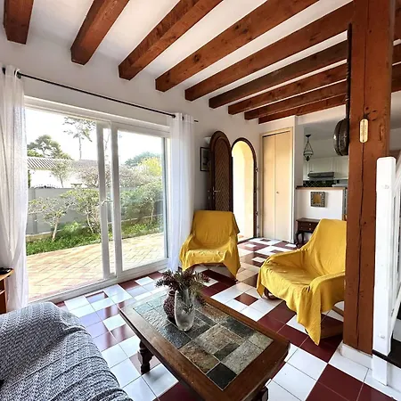 Hyegrasse Pour 6 Personnes A 100 Metres De La Situe Sur Le Port D'hyeres Villa Hyeres