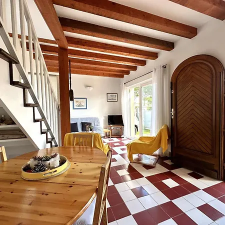 Hyegrasse Pour 6 Personnes A 100 Metres De La Situe Sur Le Port D'hyeres Villa Hyeres
